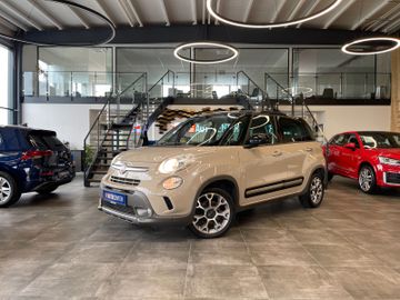 Fiat 500L Trekking *PANORAMAGLASDACH*NAVI*VOLLLEDER*