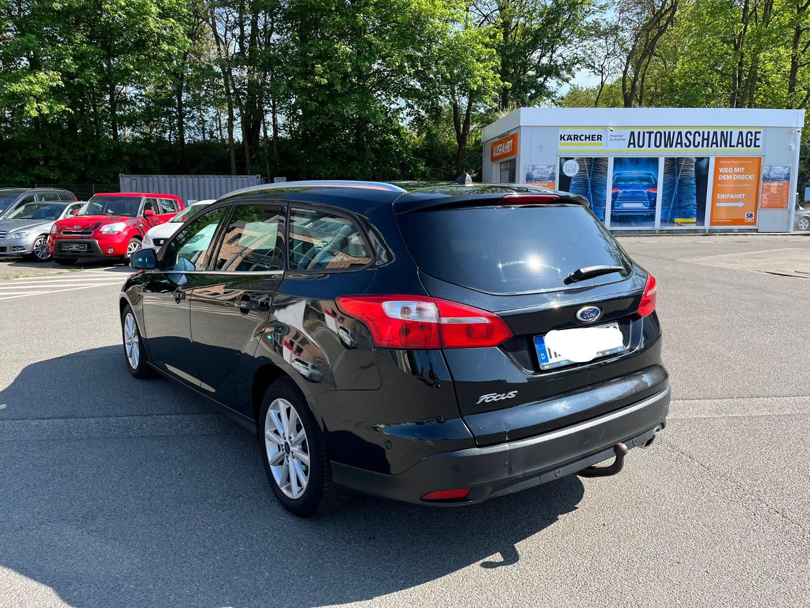 Ford Focus Turnier Titanium 2.0"Automatik"Navi"L-HEIZ