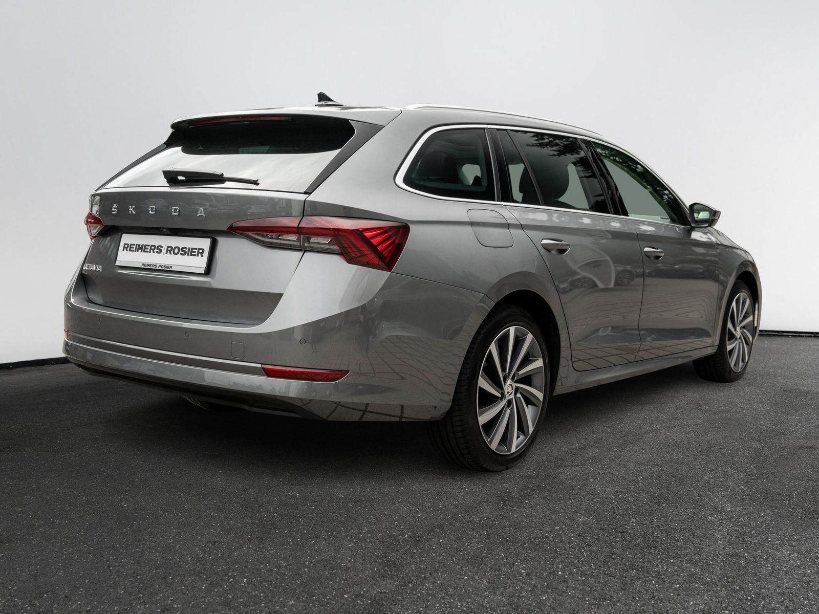 Skoda OCTAVIA C. STYLE 1.5 TSI AHK Kam. Navi Pano ACC foto 4