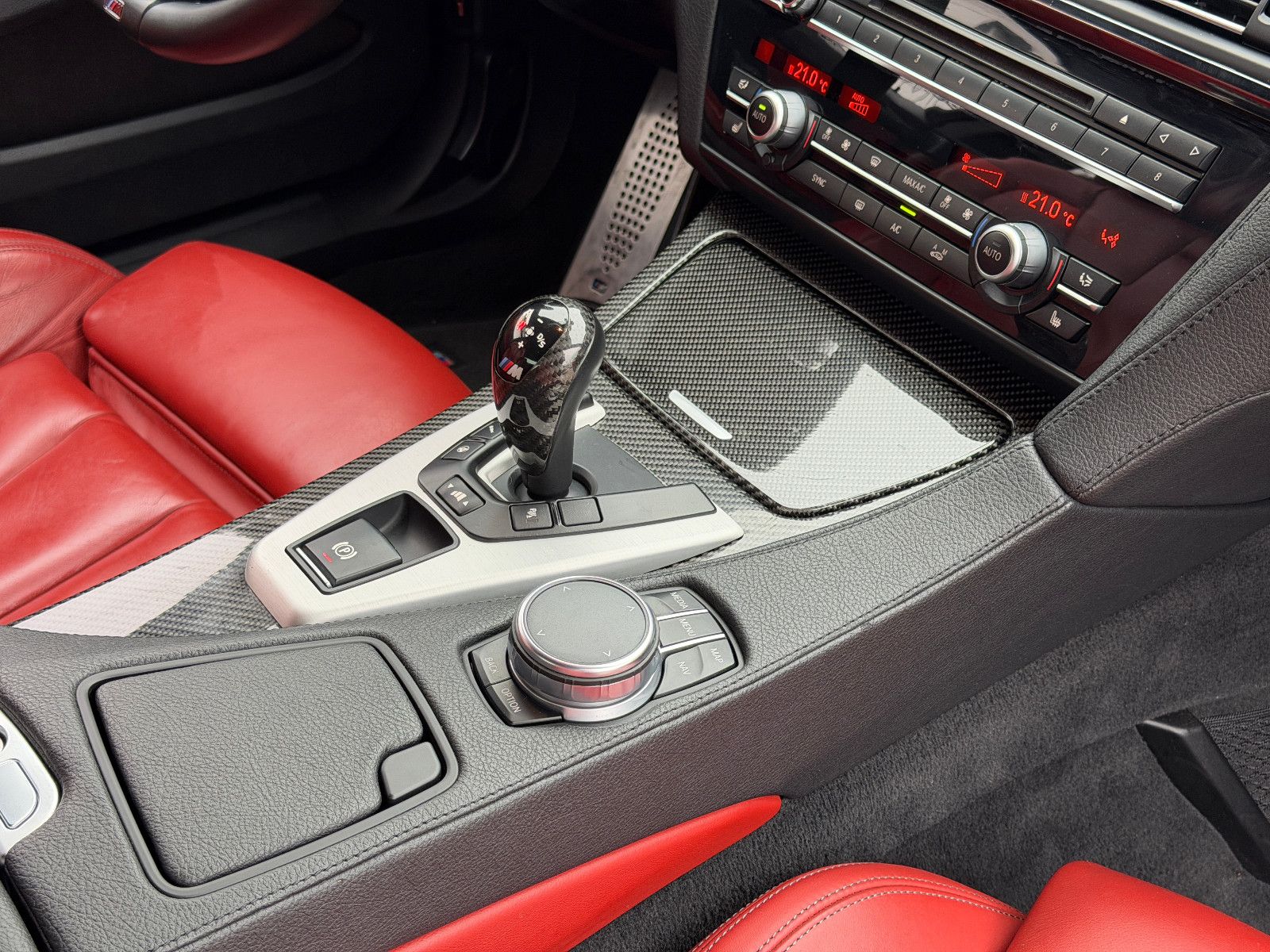 Fahrzeugabbildung BMW M6 Gran Coupe/CARBON/EXCLUSIVE/BLACK&RED/