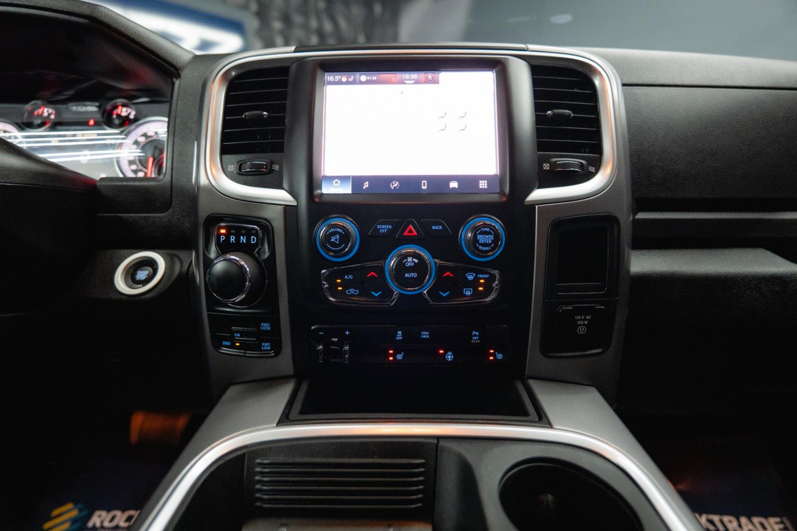 Fahrzeugabbildung Dodge RAM 5.7 V8 HEMI 4x4 OFFROAD Night HarleyDavidson