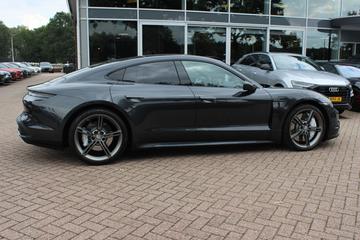 صورة 6 لـ 2020 Porsche TAYCAN