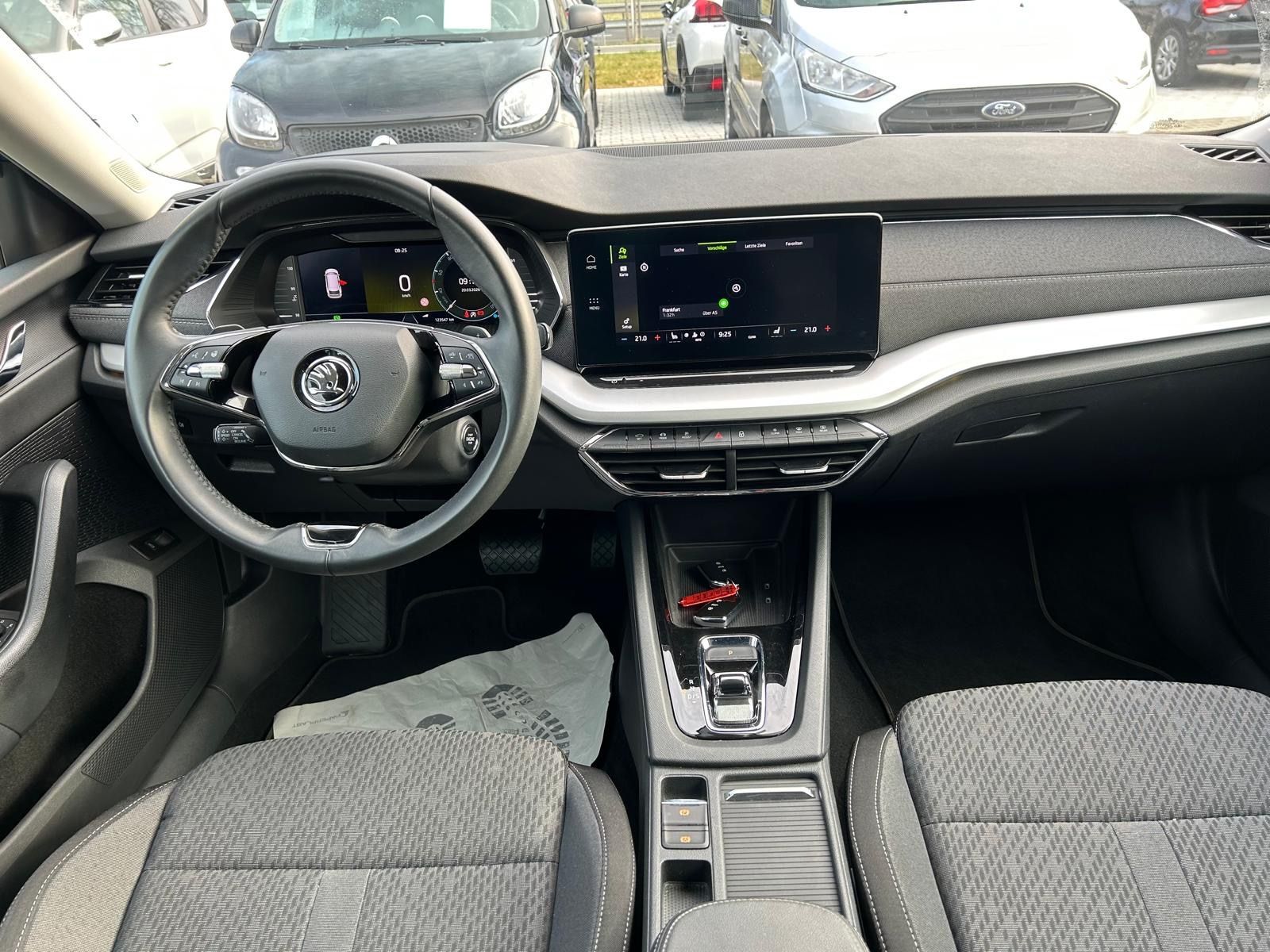Fahrzeugabbildung SKODA Octavia Style°AHK°DSG°Memory°Kamera°LED°HeadUp