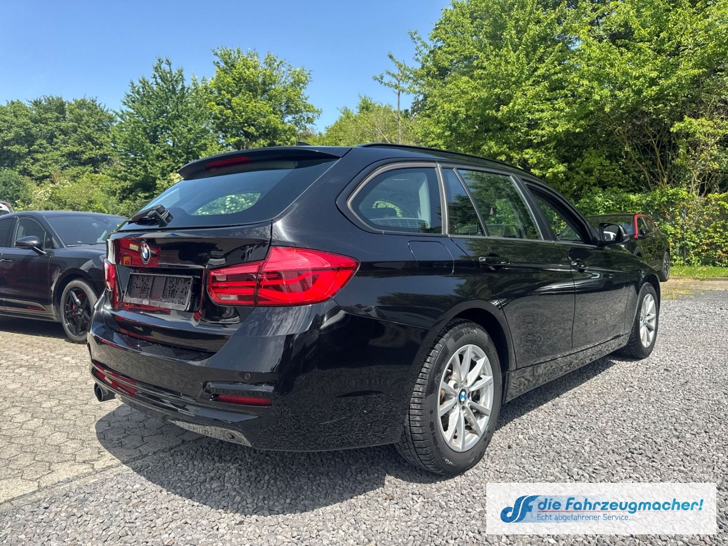 Fahrzeugabbildung BMW 320 i xDrive Advantage Touring *EXPORT