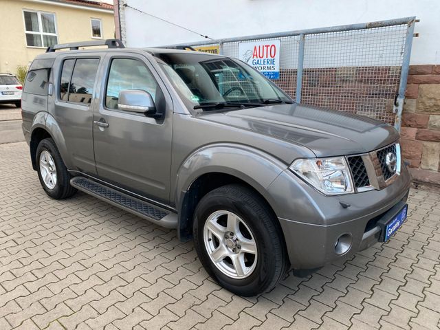 Nissan Pathfinder 2.5 dCi LE Allrad 7Sitze