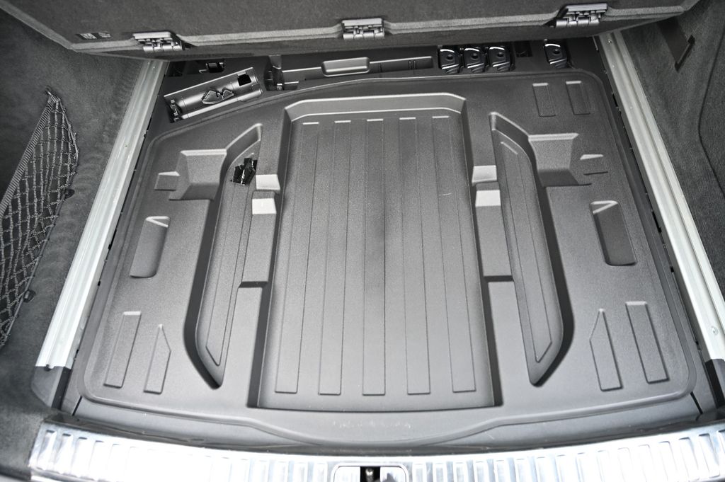 AUDI A6 Avant 40 2.0 TDI Navi AHK LED AUDI A6 Avant 40 2.0 TDI Navi AHK LED