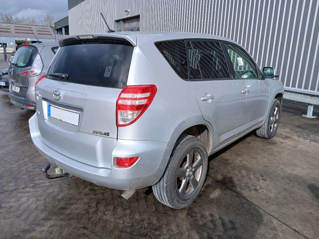 Toyota RAV4 III (3) 2.2 D4D 150