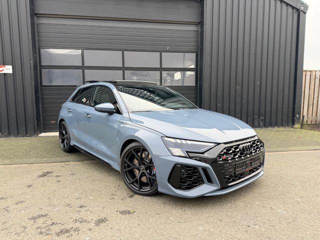 AUDI RS3 8Y 2.5 TFSI quattro Sportback Pano