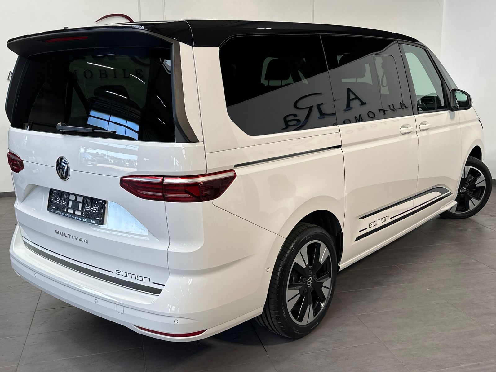 Fahrzeugabbildung Volkswagen T7 Multivan NAV+IQ-LIGHT+AHK+STHZG+ACC+HUD+KAM