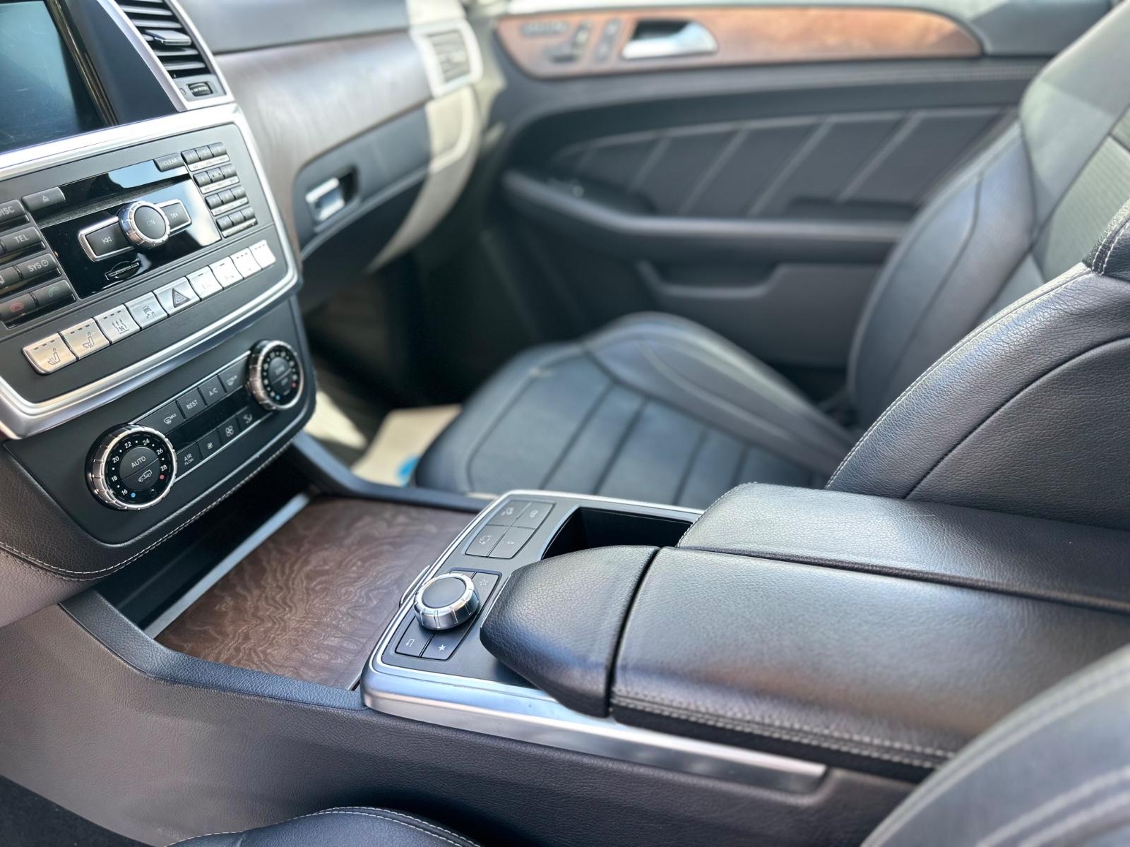 Mercedes-Benz ML 63 AMG 4Matic*Vollausstattung*AHK*360°*Harman