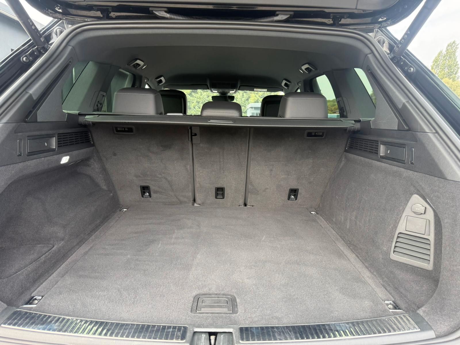 Volkswagen Touareg R-Line 4Motion DSG LED NAV SHZ ACC 360° foto 13