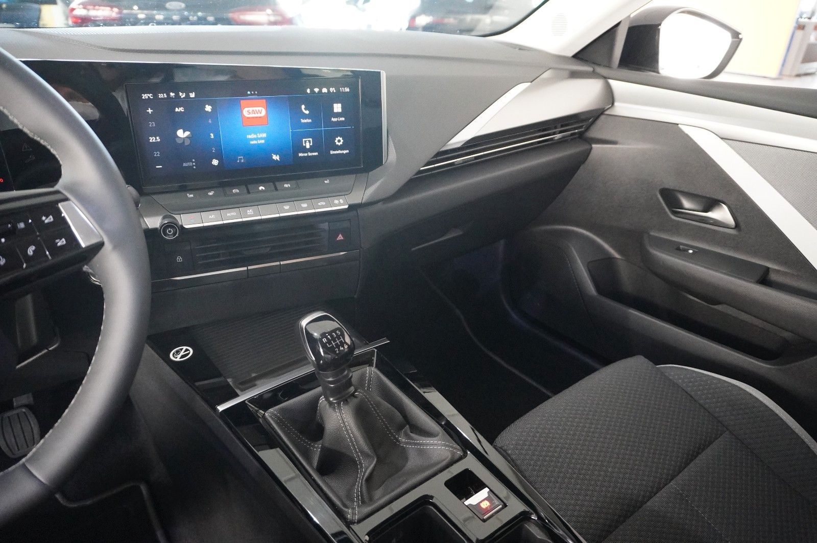 Fahrzeugabbildung Opel Astra L ST 1.2T  LED/NAVI/SHZ/ALU16/KAMERA/ALLWE