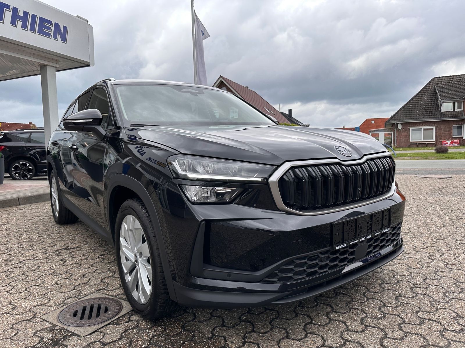 Fahrzeugabbildung SKODA Kodiaq 2.0 TDI 4x4 Selection AHK/7-Sitz/Navi/ACC
