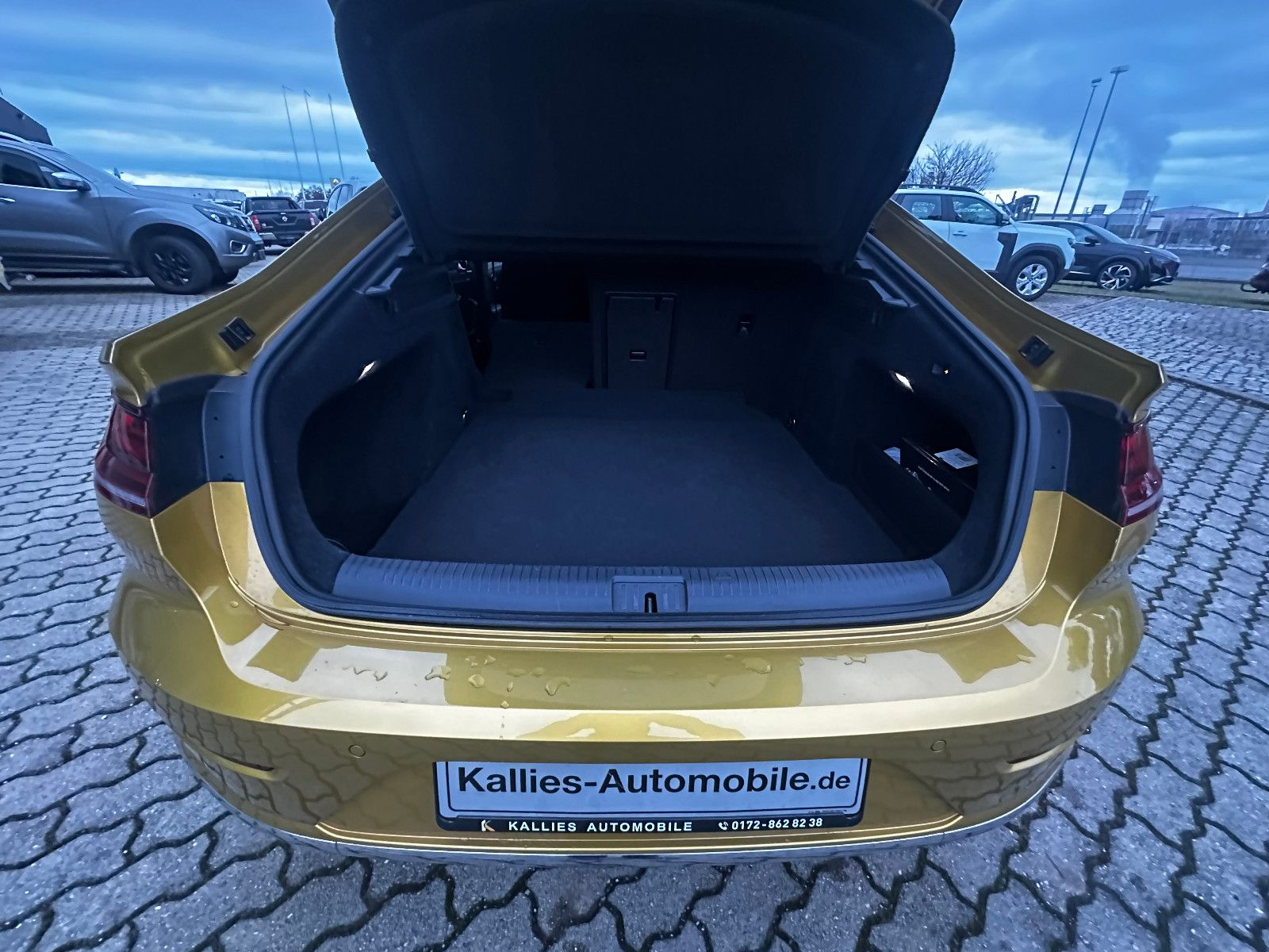 Fahrzeugabbildung Volkswagen Arteon R-Line