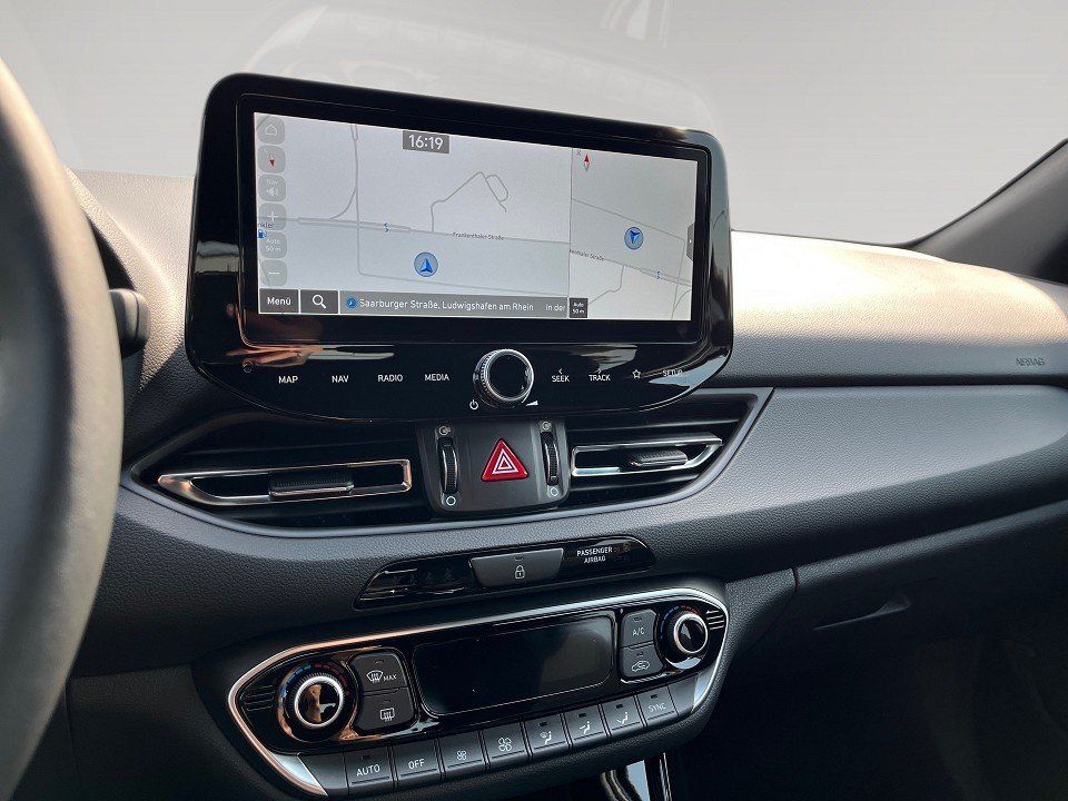 Fahrzeugabbildung Hyundai i30 1.0T 100PS DCT ADVANTAGE