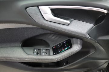 Fahrzeugverkauf 9 Audi A5 Avant TDI 150 kW S-Line Black Matrix Display