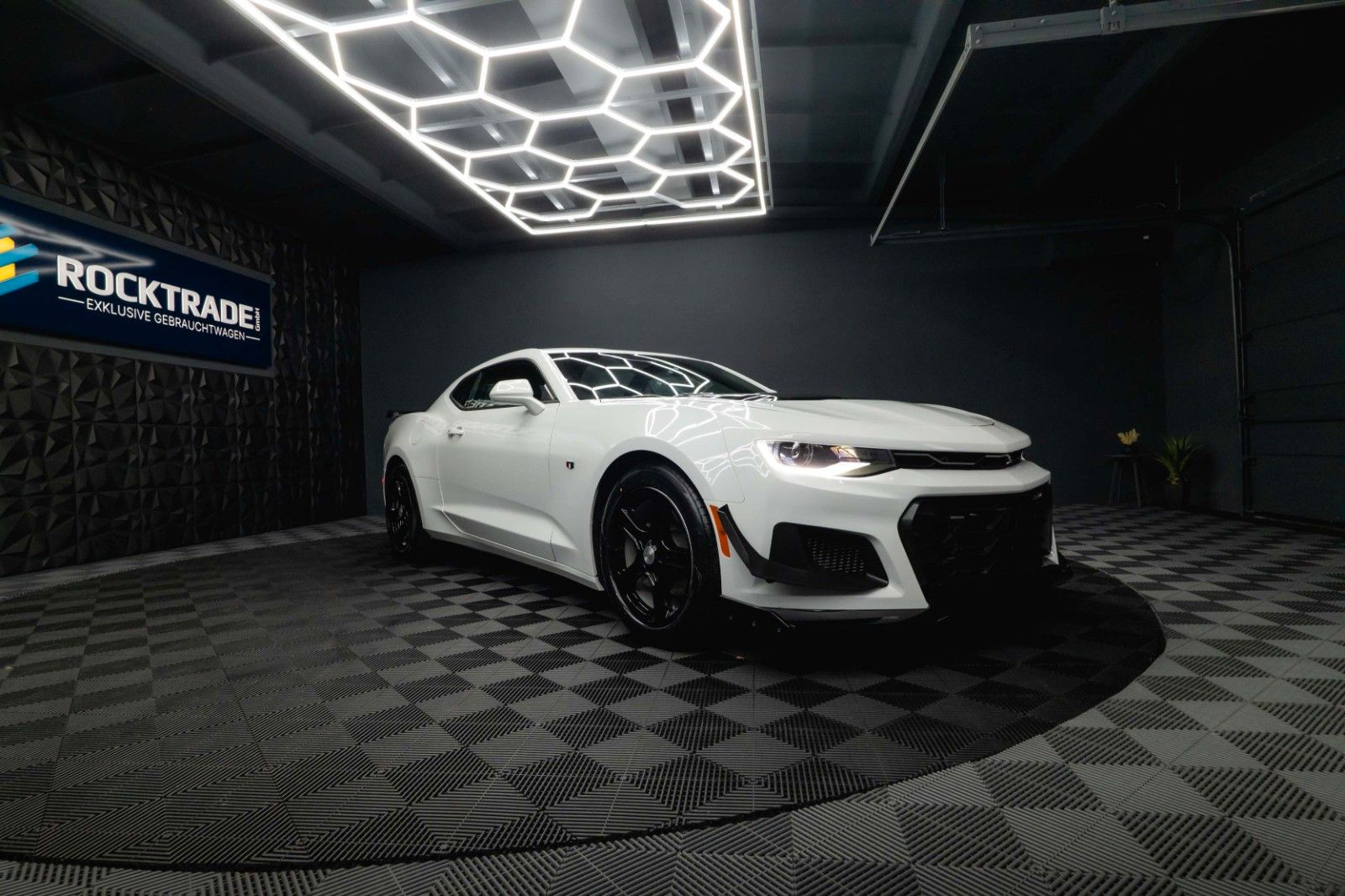 Fahrzeugabbildung Chevrolet Camaro 2.0 Turbo Coupe ZL1 Package *CarPlay*LED*
