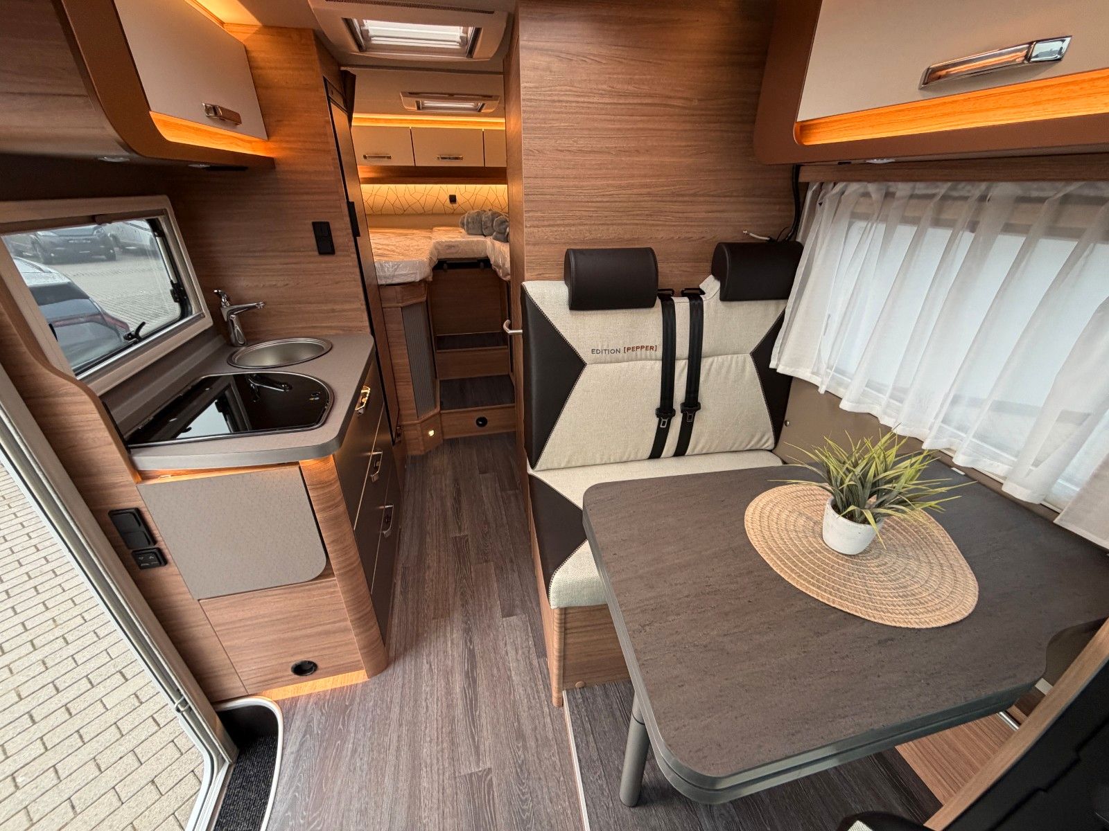 Fahrzeugabbildung Weinsberg CaraCompact 640 MEG Mercedes Sprinter