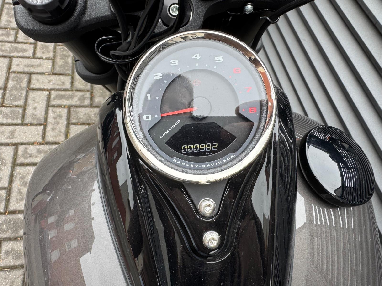 Harley-Davidson FXFBS Fat Bob 114 nur 982 km