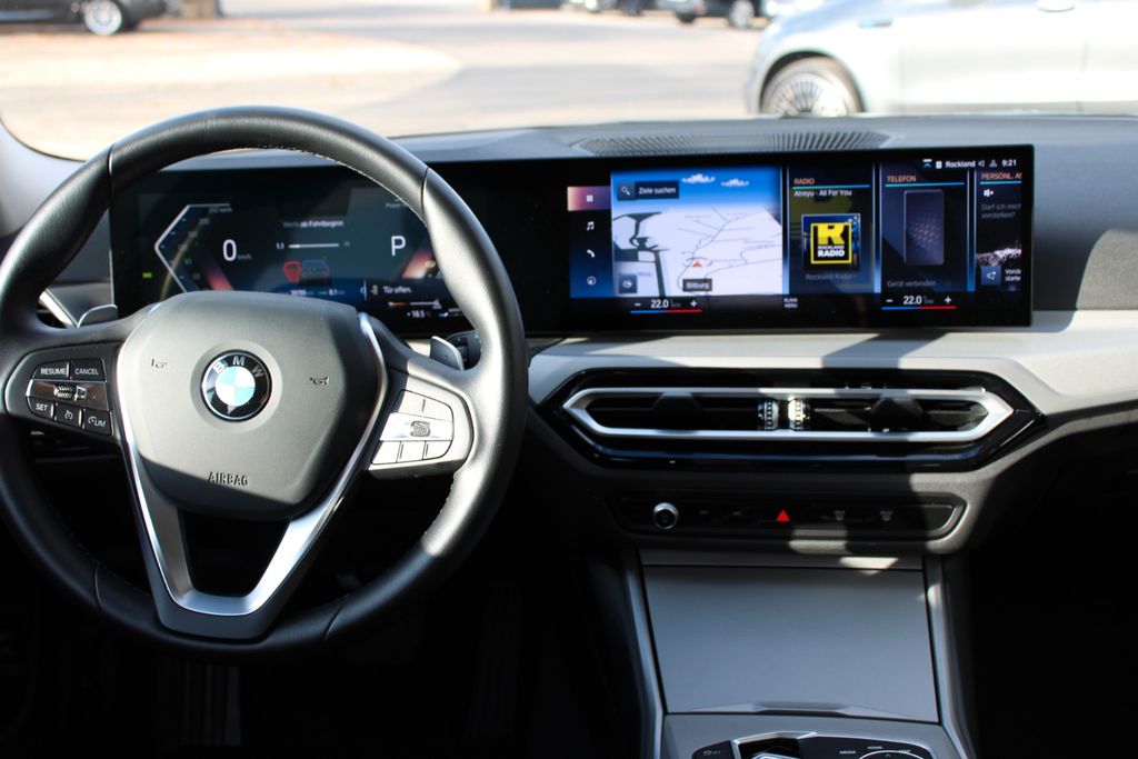 BMW 320 d xDrive Touring NAVI SHZ LED PDC AUT LIVE