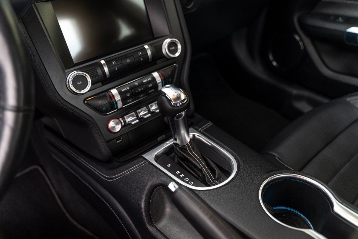Ford Mustang (Mach1 5.0 V8 Styling-Paket/1.Hand)