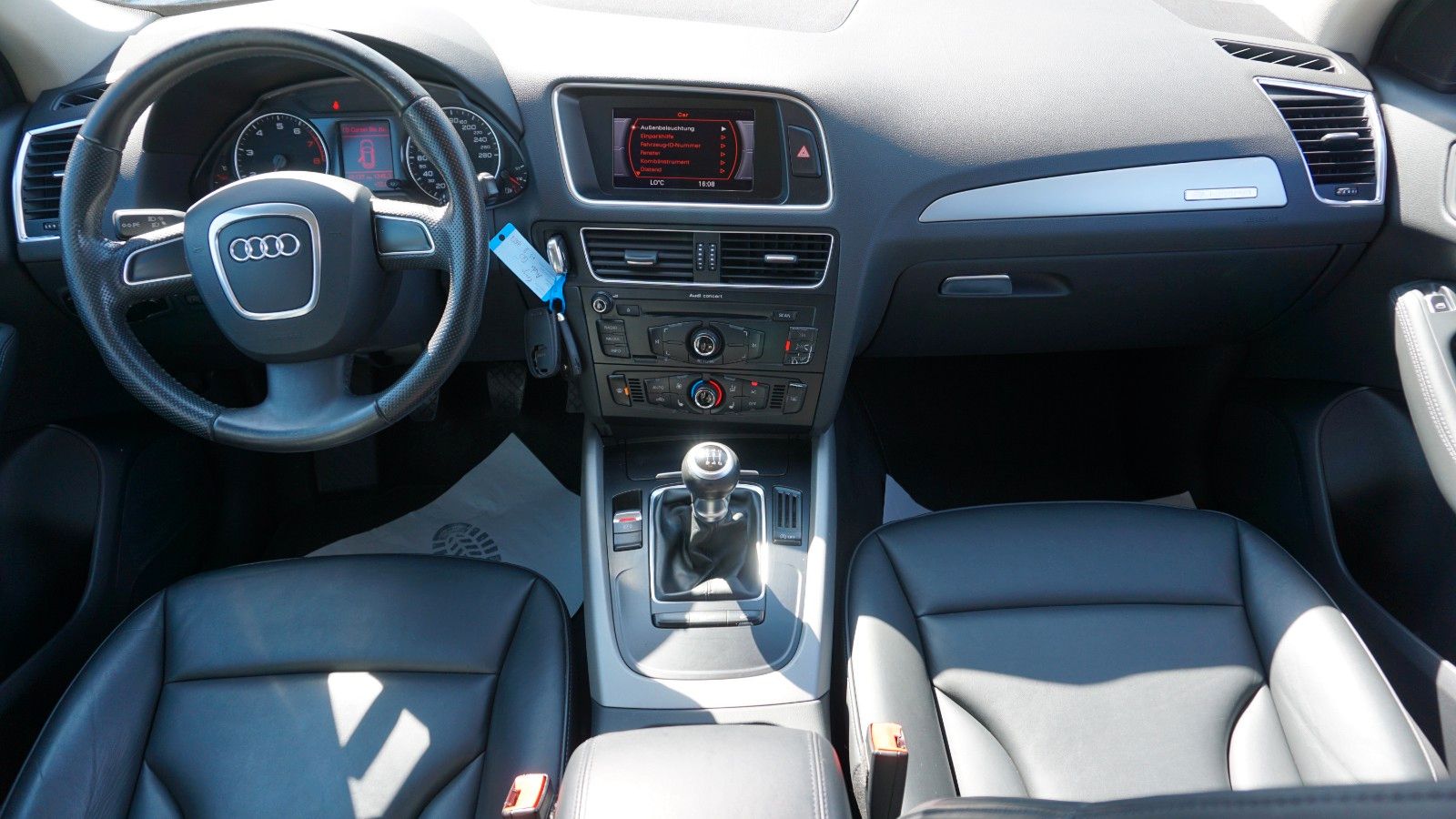 Fahrzeugabbildung Audi Q5 2.0 TFSI  quattro, Leder, SHZ, 8 fach bereift