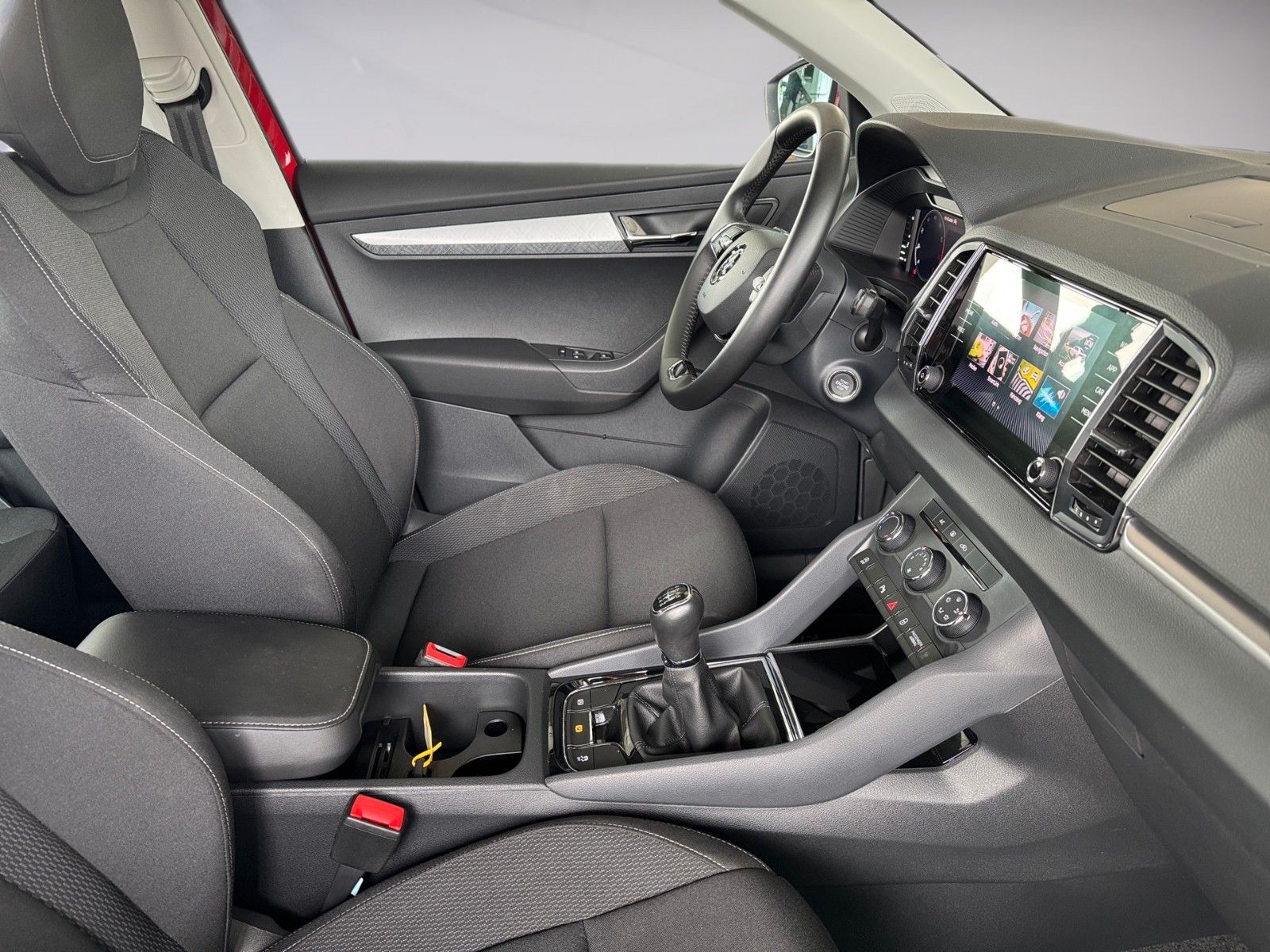 Fahrzeugabbildung SKODA Karoq Ambition 1.0 TSI