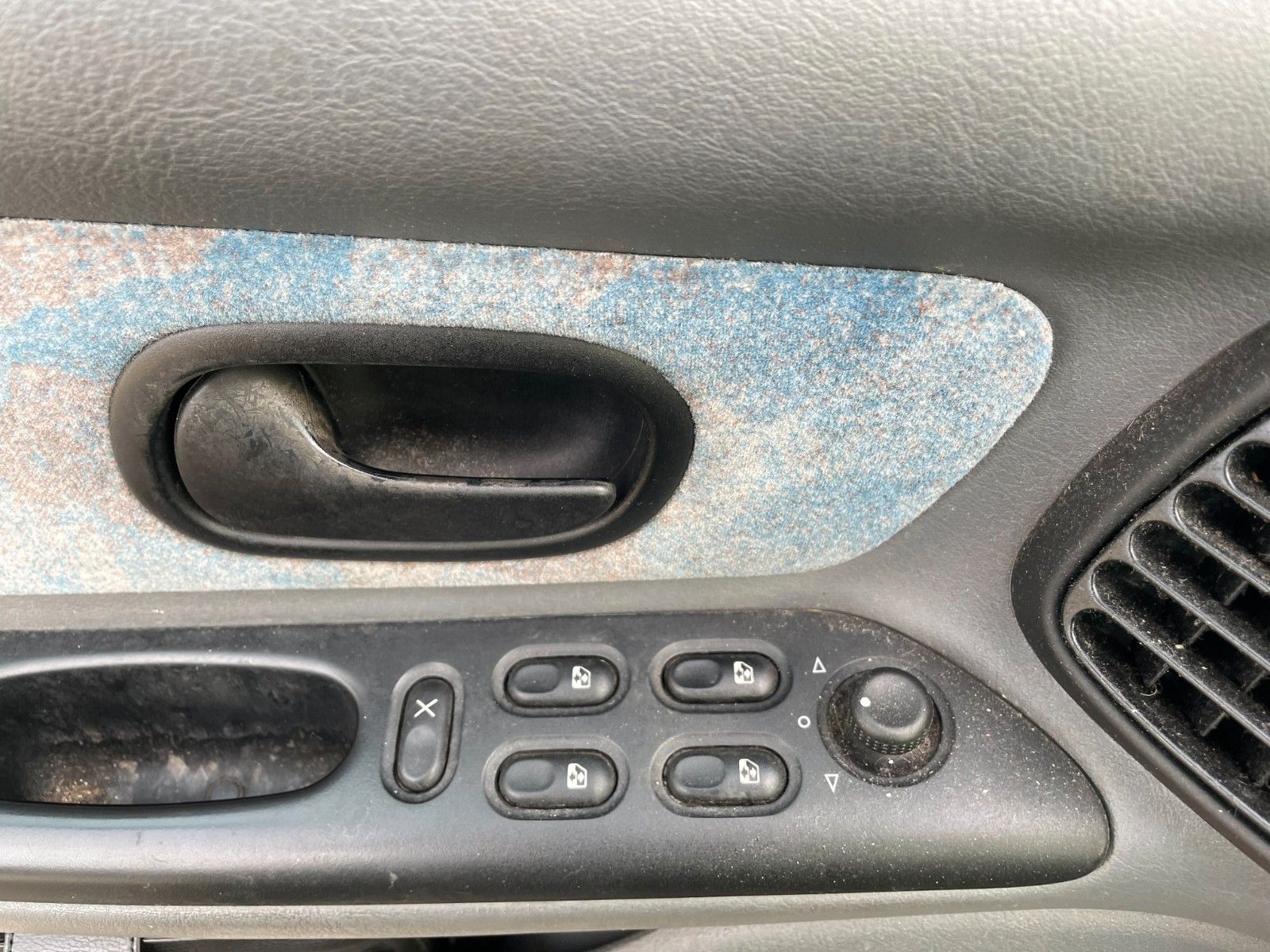 Fahrzeugabbildung Renault Laguna RXE 3.0 V6 24V Concorde