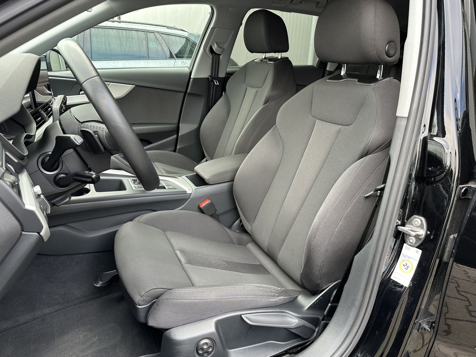 Fahrzeugabbildung Audi A4 Avant 40 TFSI Advanced NAV+LED+ACC+CARPLAY+PP