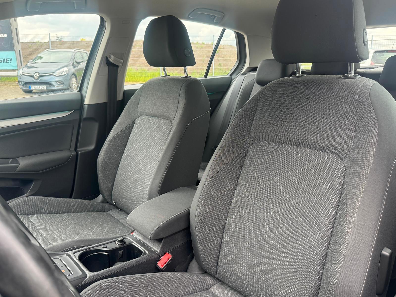 Volkswagen Golf VIII Lim. Life AHK, LED, PDC, миниатюра 16
