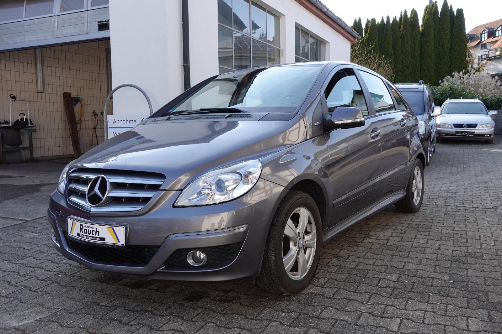 Mercedes-Benz B 180 BlueEFFICIENCY  AHK, Sitzheiz, 2. Hand,