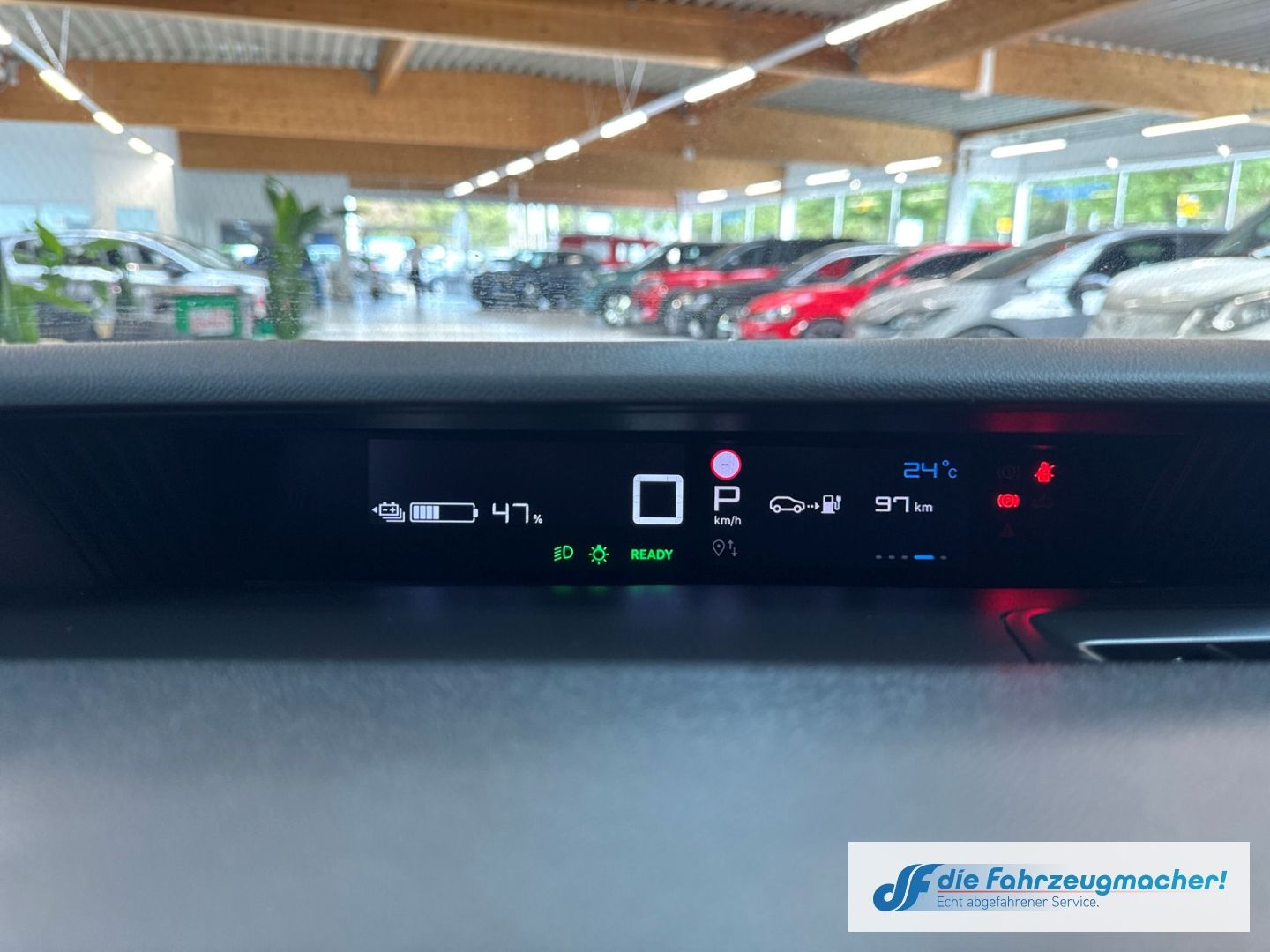 Fahrzeugabbildung Citroën C3 E 113 MAX HUD Navi Soundsystem LED Apple CarP