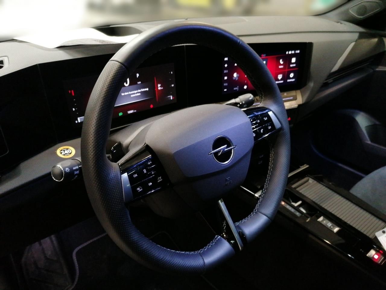 Fahrzeugabbildung Opel Astra L ST.2 Turbo Ultimate AT// Schiebedach, AH