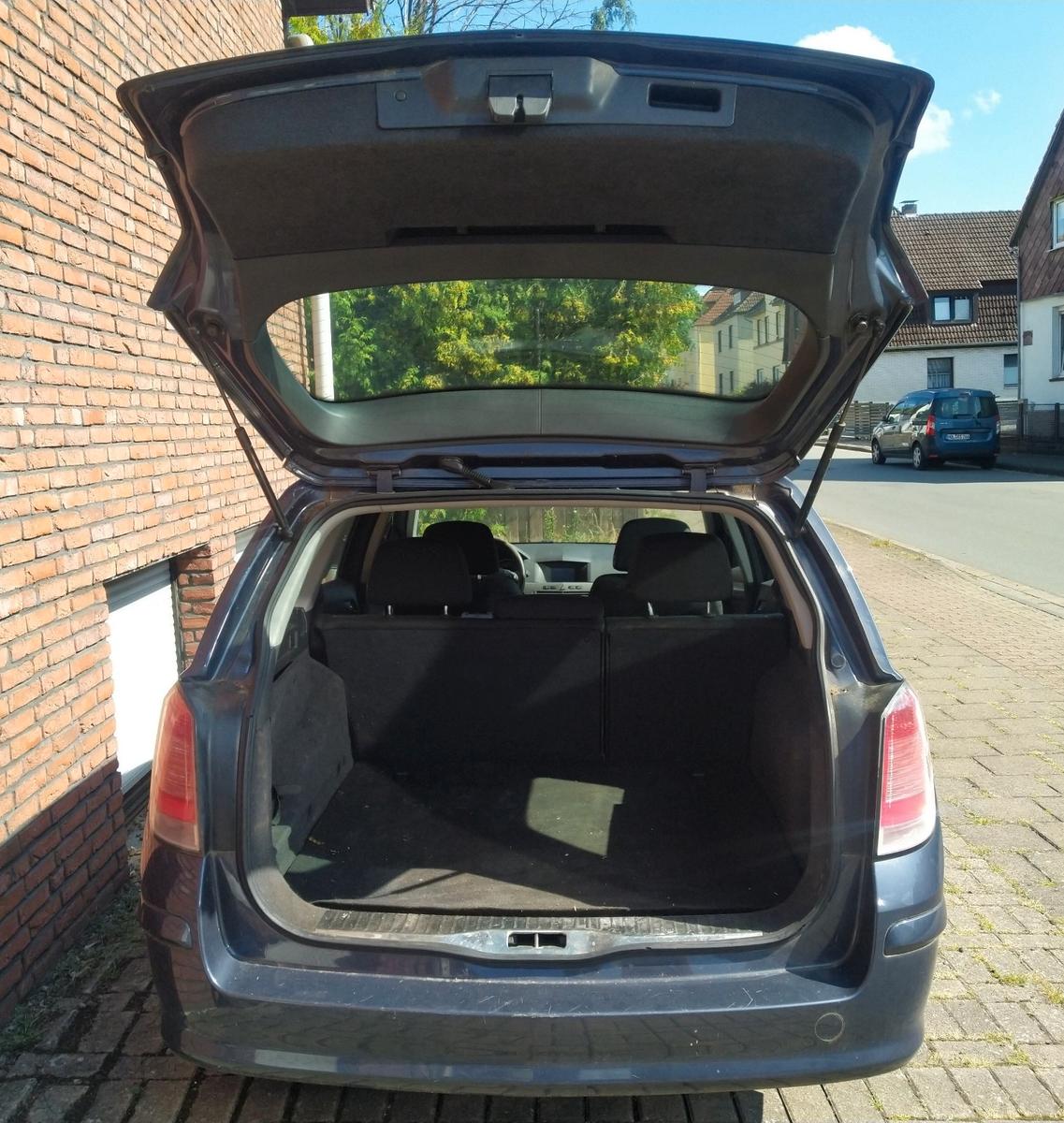 Opel Astra 2006 — engine 1.598 cm³, 105 HP (77kW)