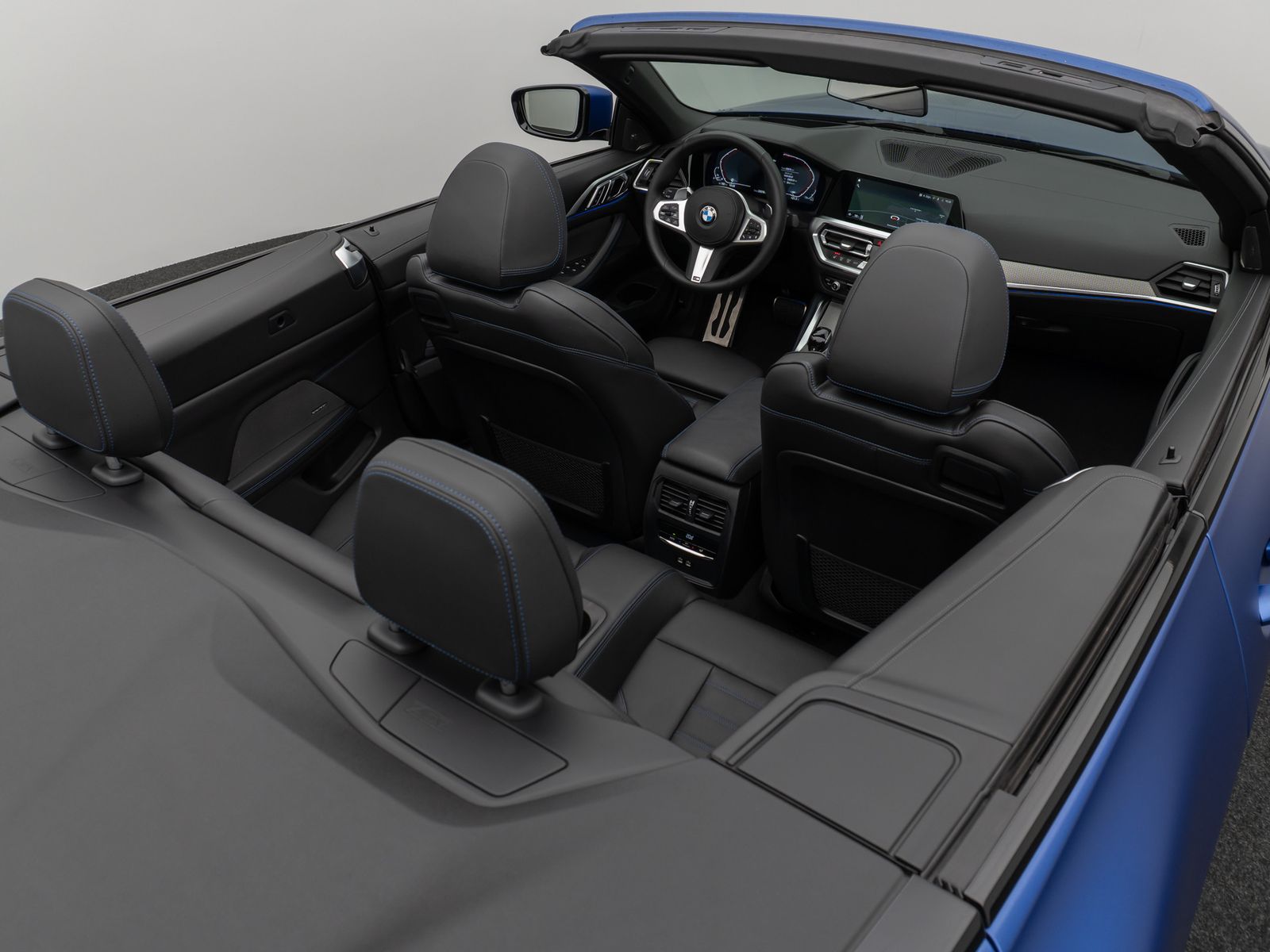 Fahrzeugabbildung BMW M440i xD Cabrio DAB Kamera HUD Individual 19Zoll