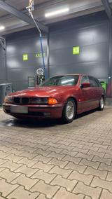 BMW E39 528i - BMW 528 aus 1999: 528i