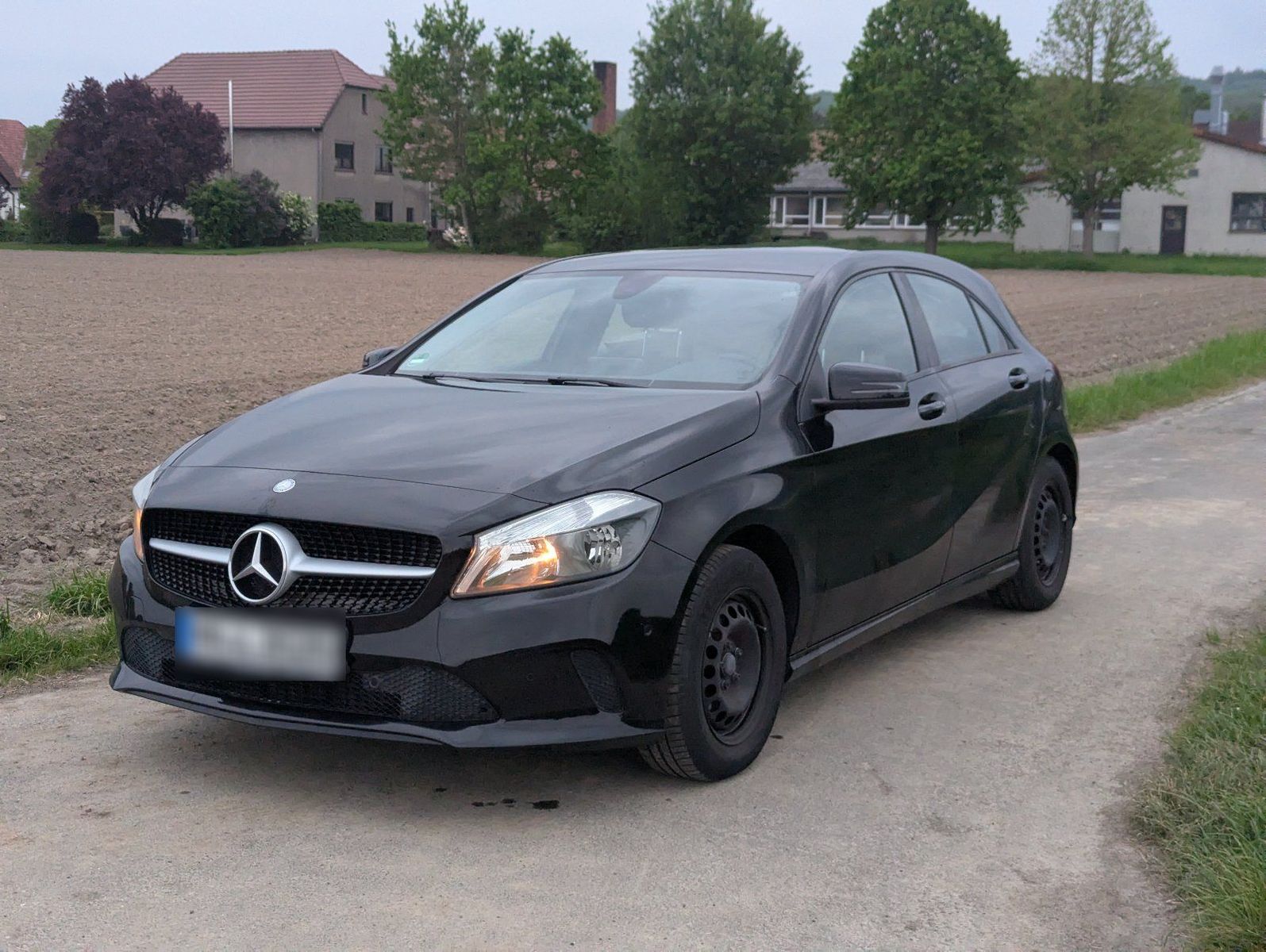 MERCEDES-BENZ A 180
