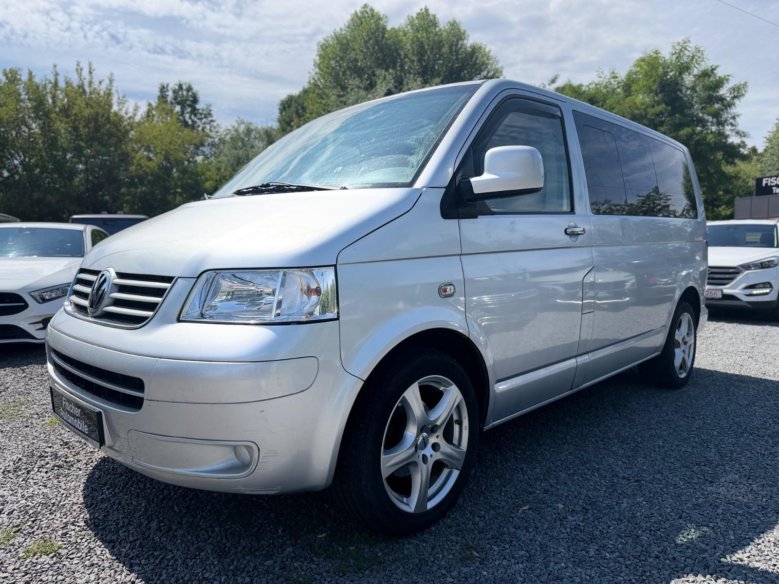 Volkswagen T5 Transporter Bus Shuttle