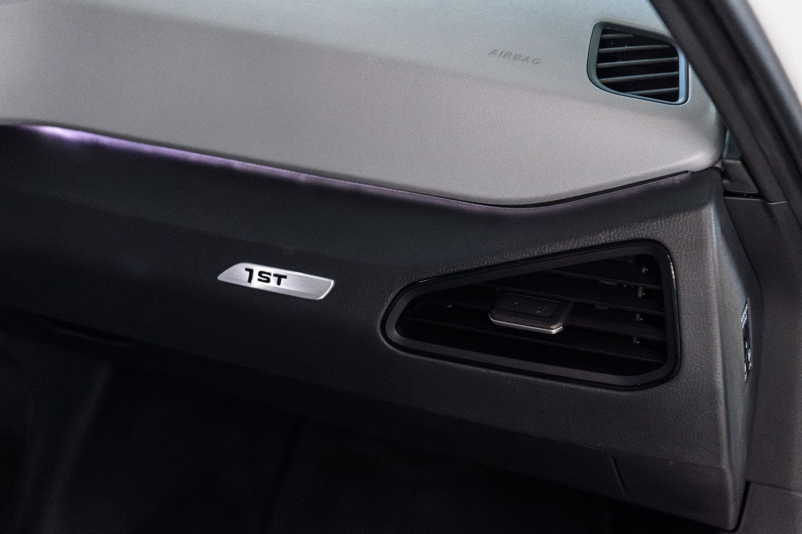 Fahrzeugabbildung Volkswagen ID.3 Pro Performance 150 kW*LED+SHZ+PANORAMA+NAV