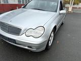 Mercedes-Benz Mercedes Benz 220 neuen tüv - Mercedes-Benz 220 aus 2001