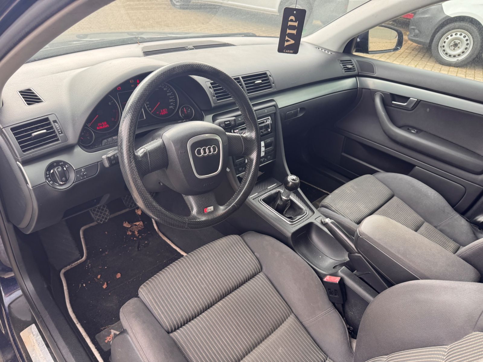 Fahrzeugabbildung Audi A4 Lim. 2.0 TFSI|2xS-LINE