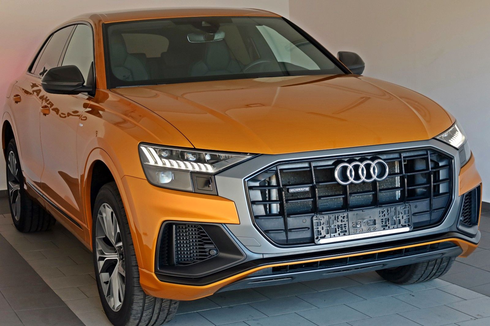 Fahrzeugabbildung Audi Q8 60 TFSI e quattro,S Line,Matrix, CarPlay, 21"