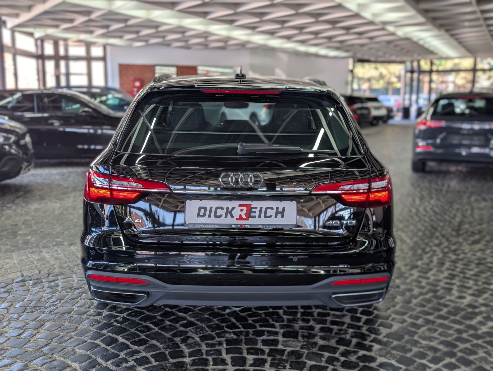 Fahrzeugabbildung Audi A4 40 TDI S-Line HUD PANO MASSAGE LED KAM SOUND