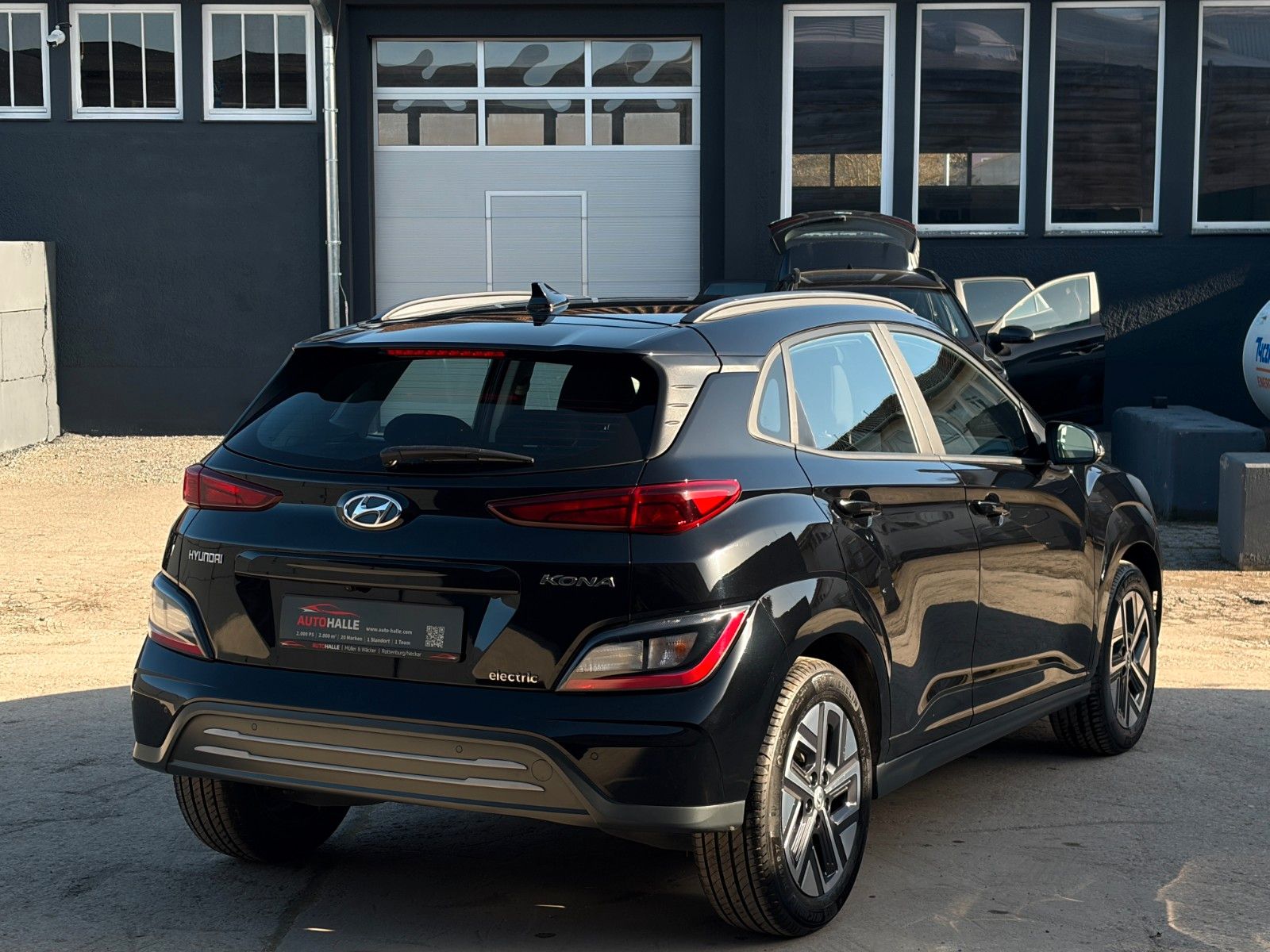 Fahrzeugabbildung Hyundai KONA E Select 39kW ACC LKA LFA CarPlay SHZ LHZ