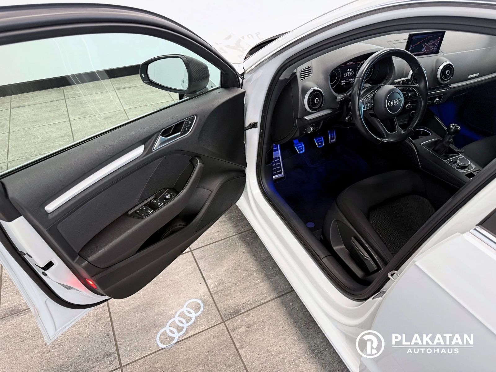 Fahrzeugabbildung Audi A3 Sportback Navi DigitalInstr LED