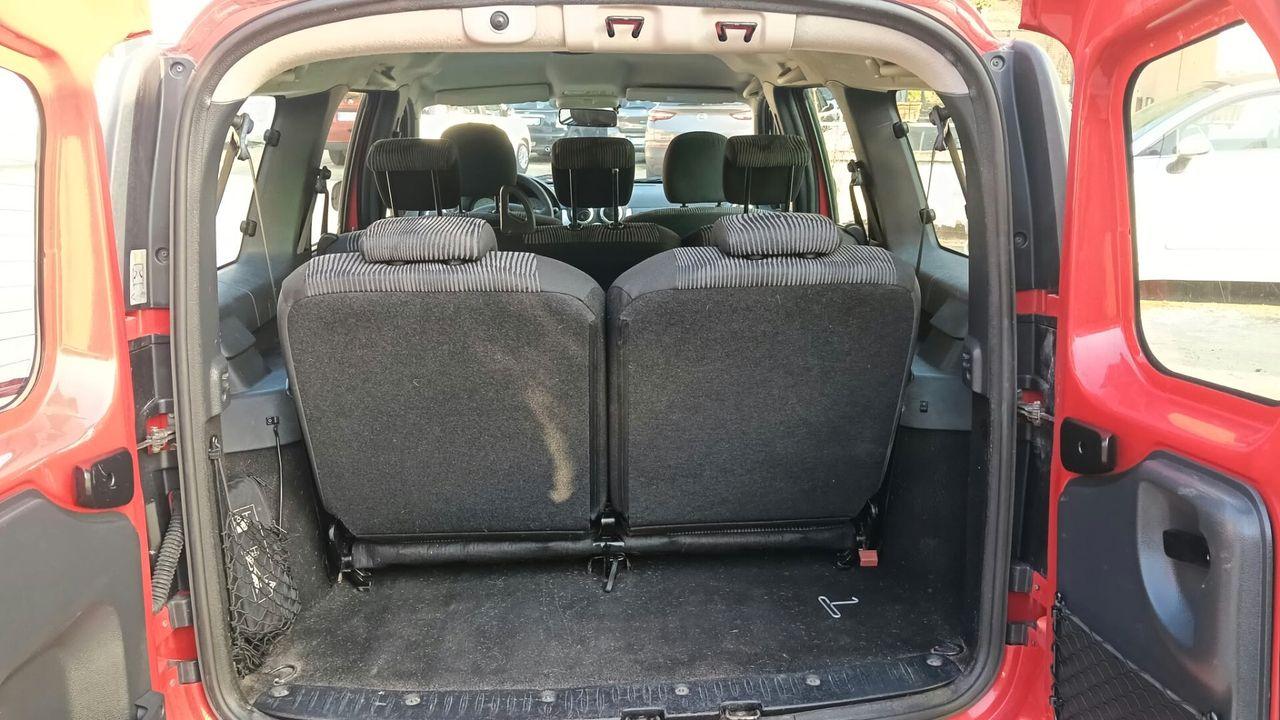 Dacia Logan 2011 — photo 10