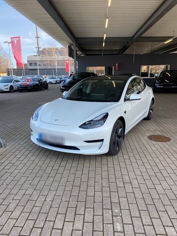 Inne Tesla Model 3 SR+