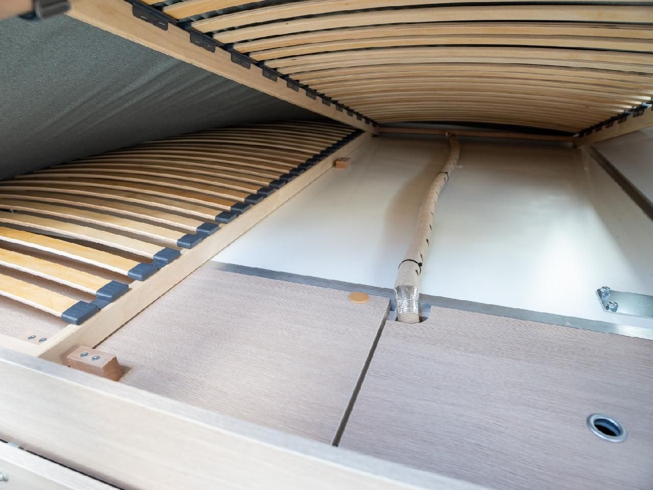 Fahrzeugabbildung Isuzu D-Max Space Cab 4WD LSE mit Dux Camper Wohnkabin