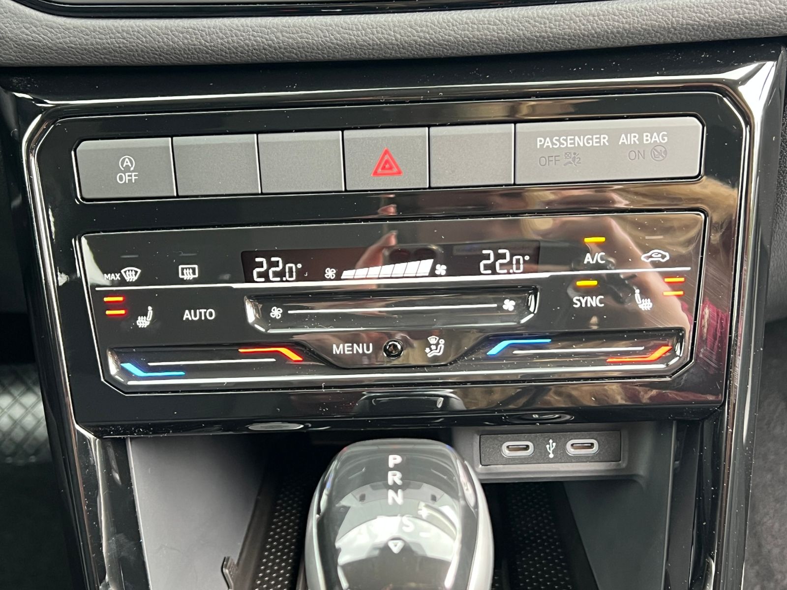Fahrzeugabbildung Volkswagen T-Cross Life 1.5 TSI DSG *IQ.Light, Kamera, 17'-
