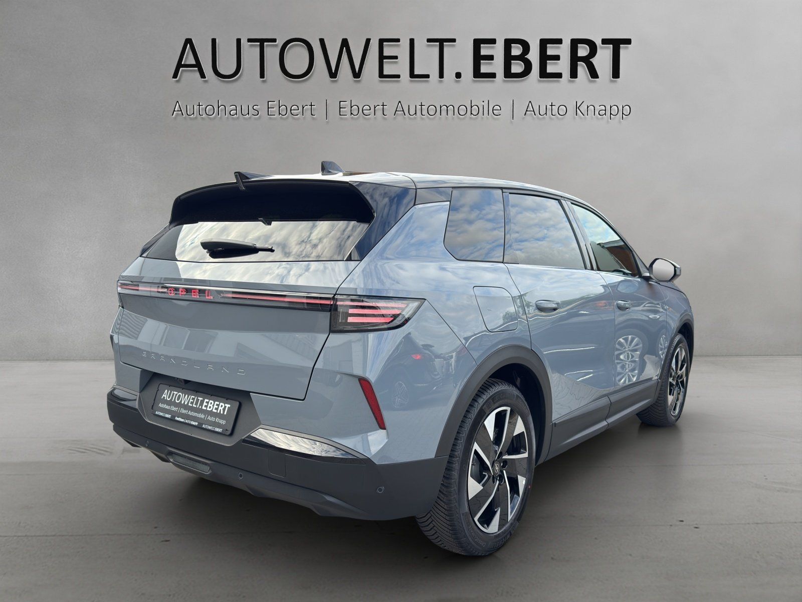 Fahrzeugabbildung Opel Grandland 1.2 Mild-Hybrid Ultimate/PANO/KAMERA/